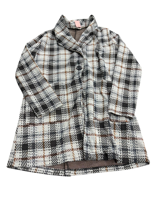 Women’s small shacket