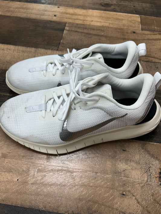 Womens 11 Nike Shoes