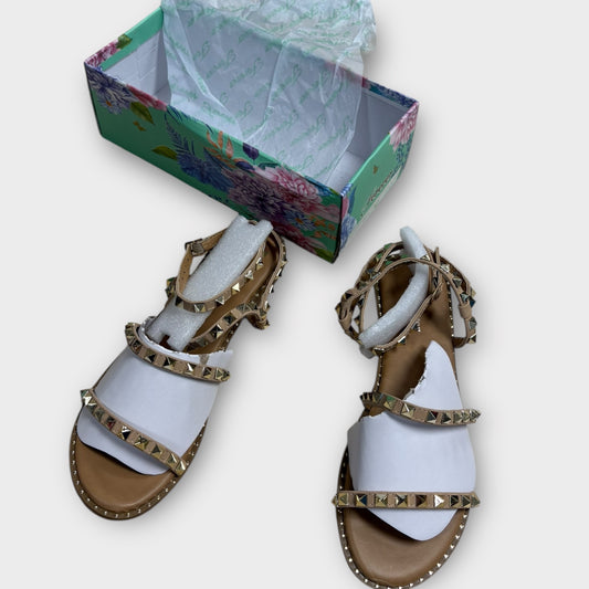 Women’s sandals sz 10 NEW