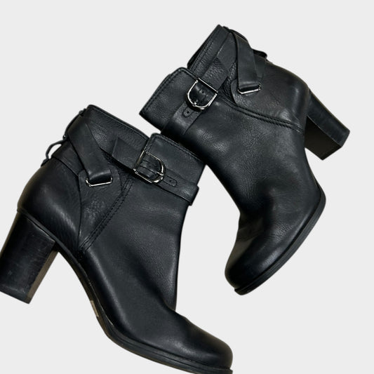 Women’s Clarks Boots-9