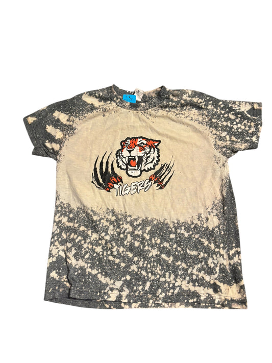 Girl’s medium shirt