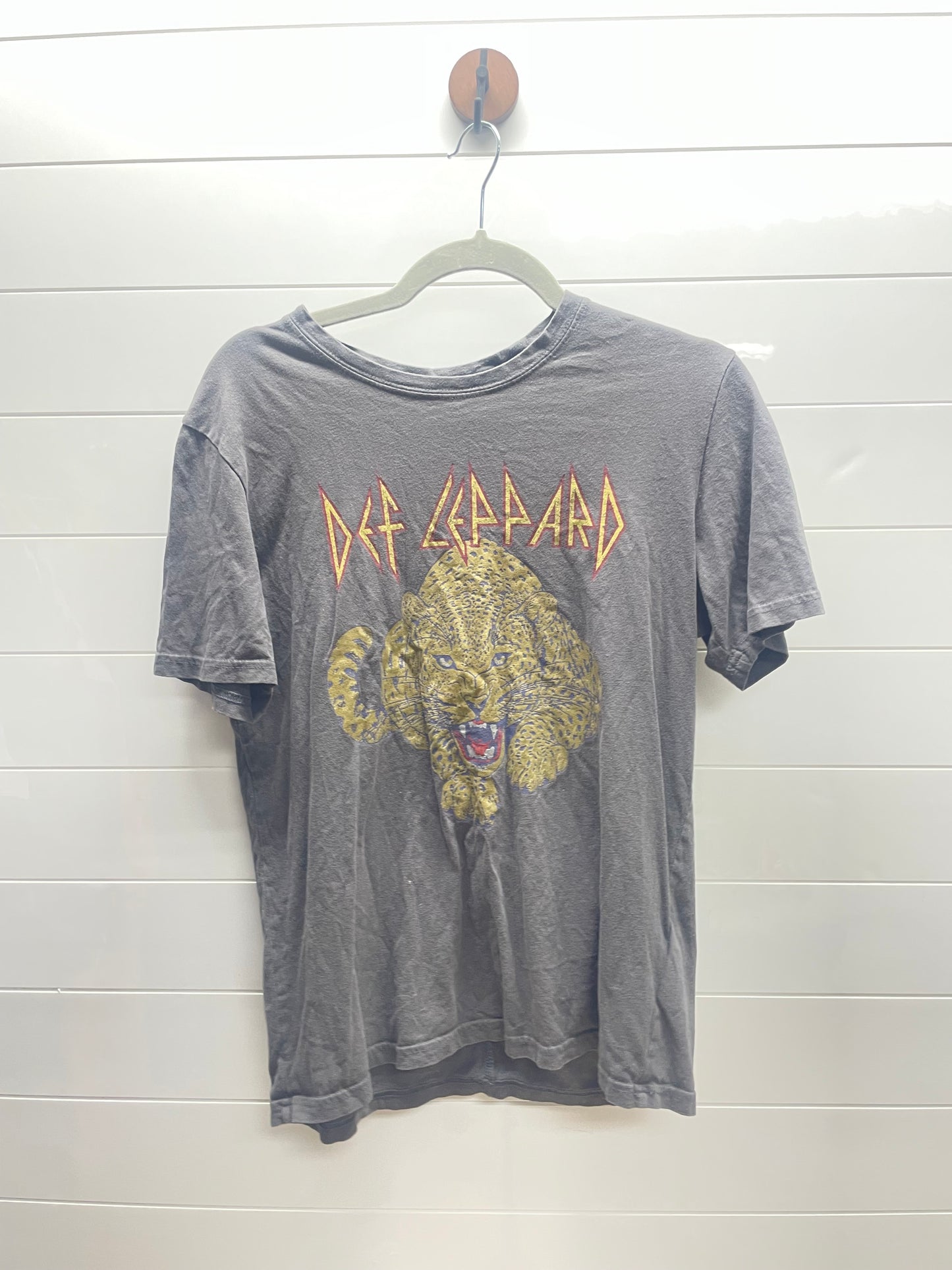 Women’s small tee