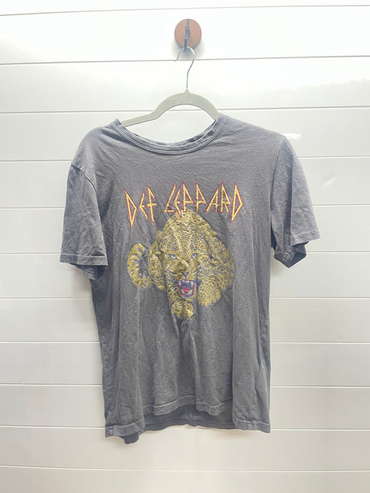 Women’s small tee