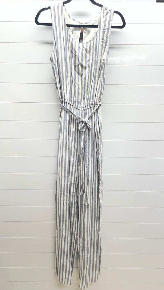 Women’s medium plush jumpsuit nwt