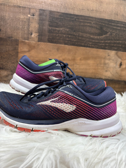 Women’s 8 brooks