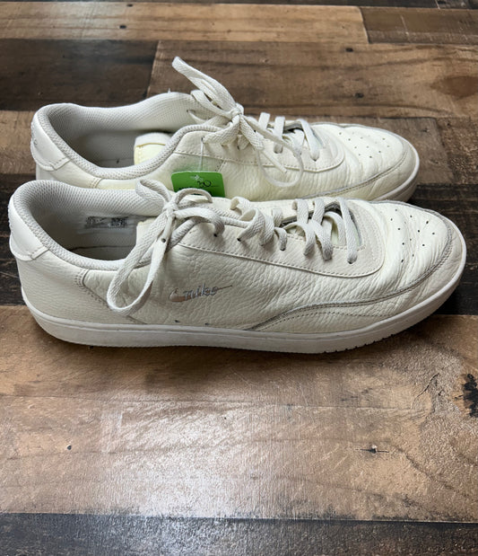 Womens 11.5 Nike Shoes