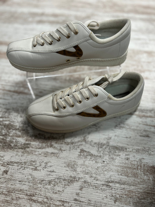 Womens 7 shoes