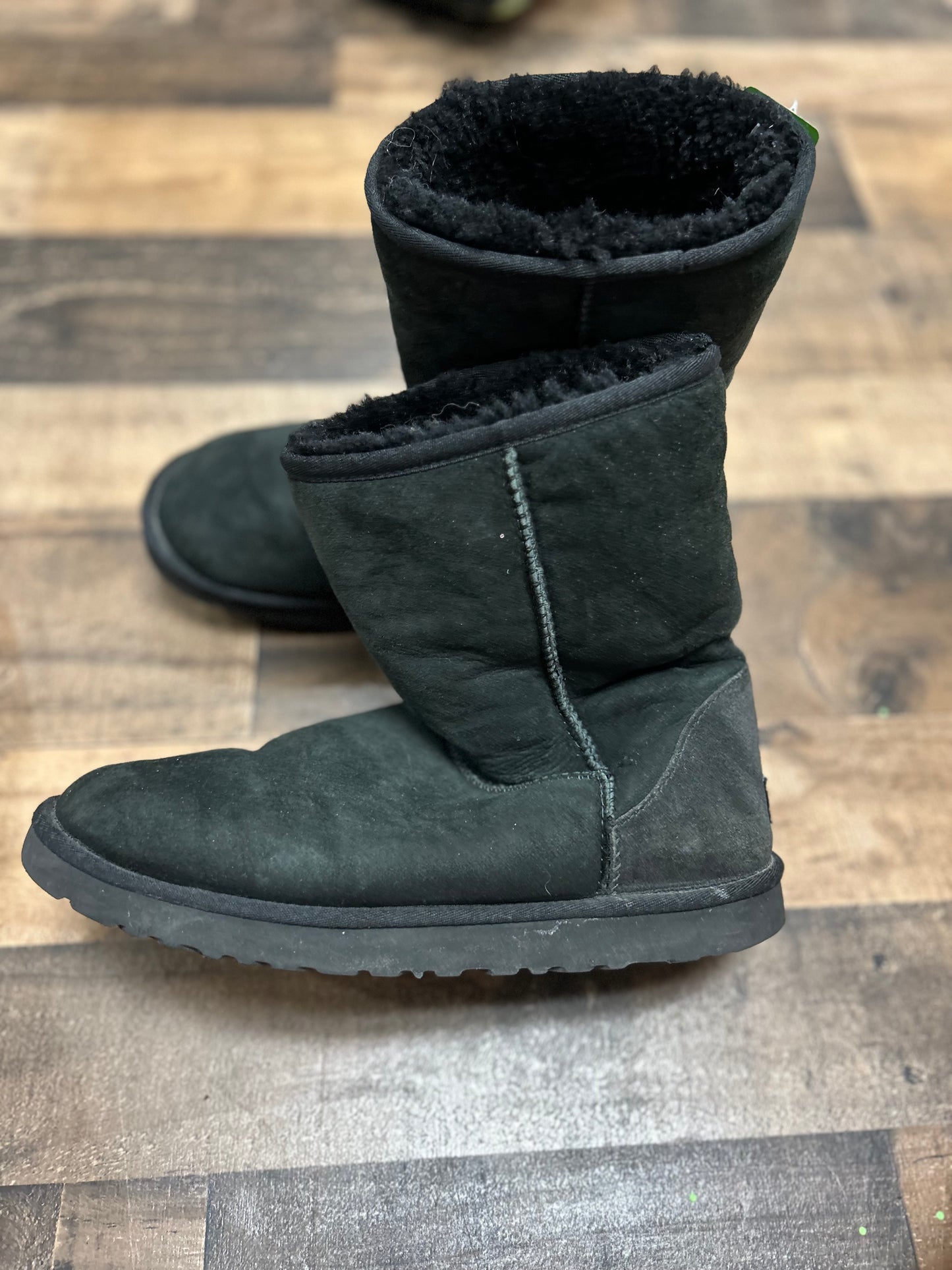 Womens 10 uggs