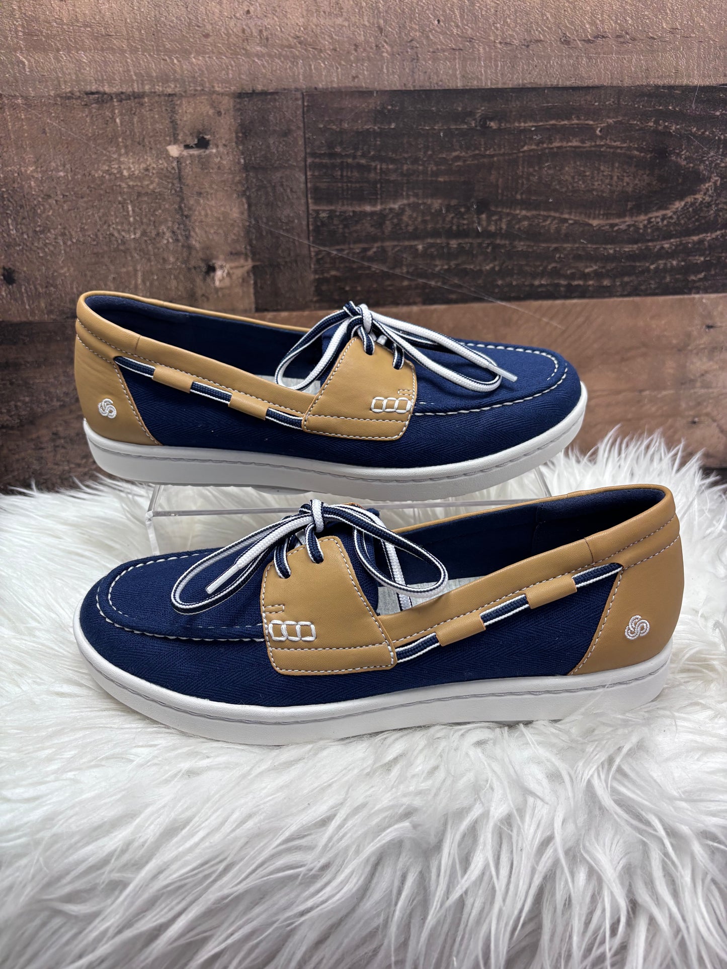 Women’s 9 Clark’s new in box