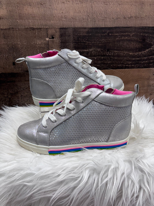 Women’s 9 sneakers