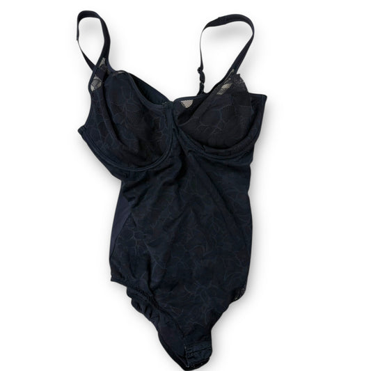 Women’s 32DD shape wear top