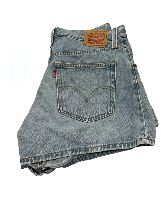 Women’s Levi high wasted mom shorts size 31