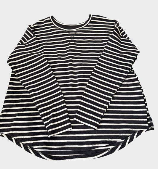 Women’s large Maurice’s top