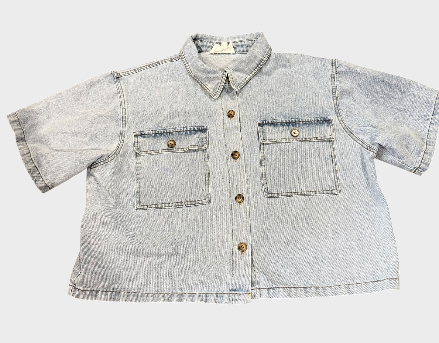 Women’s bucket list denim  top size large