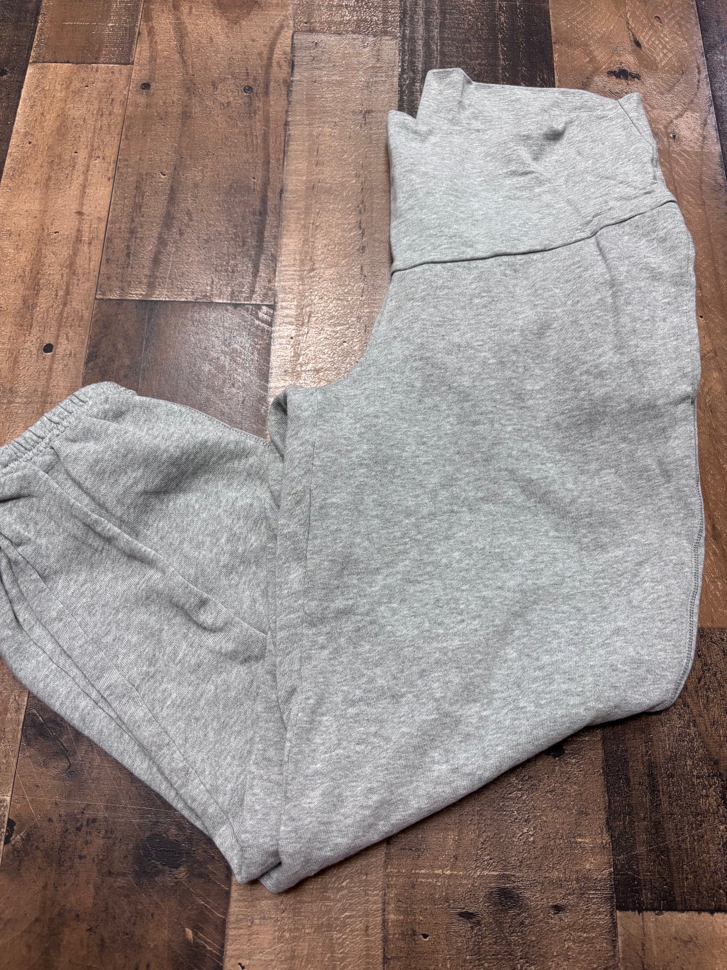 Women’s medium maternity sweatpants