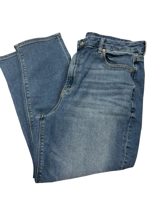 Women’s American Eagle 16 short