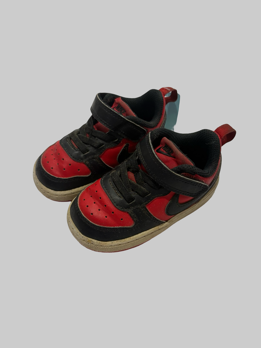 Boys Nike shoes 6C