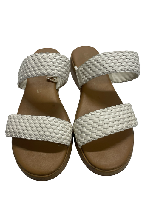 Women’s 9 Sandals