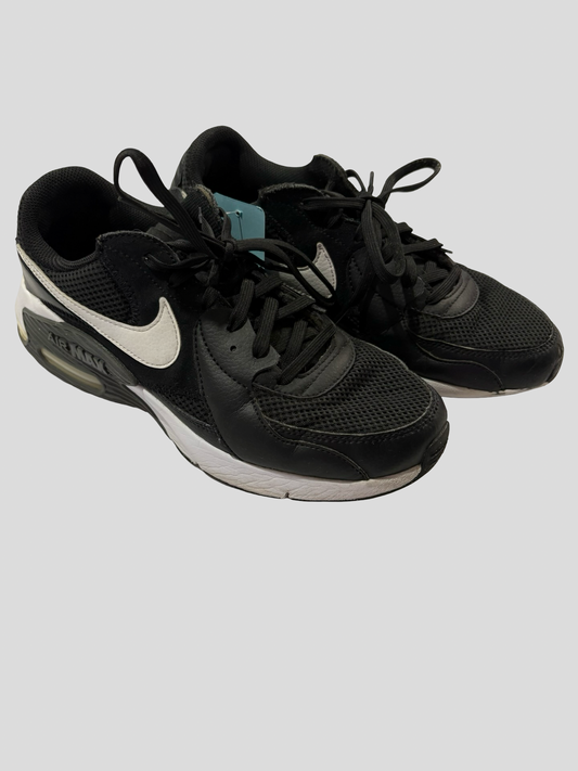 Women’s Nike air max size 8.5
