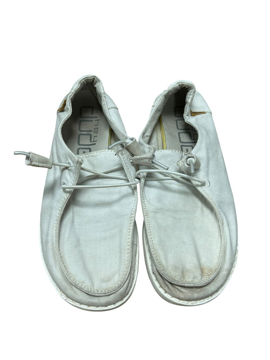 Womens 5 Hey dudes -stain