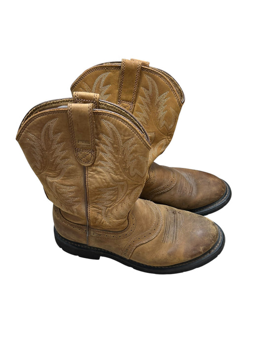 Mens 9 Ariat Boots- little wear