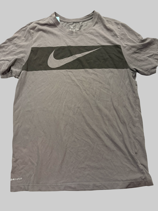 Men’s size large Nike shirt