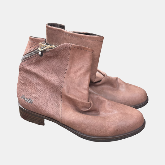 Woman’s blowfish size 10