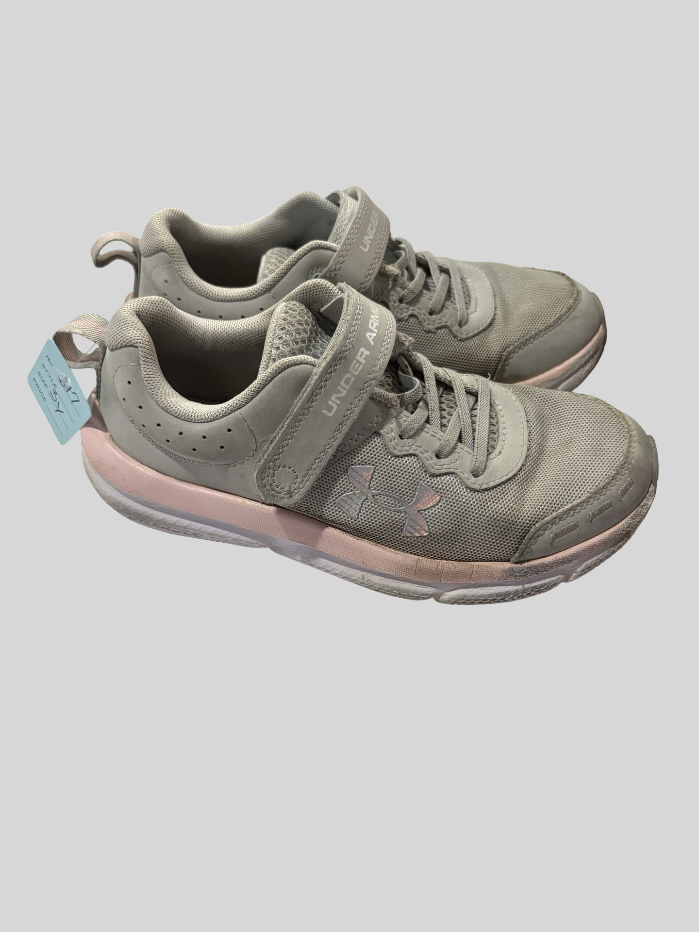 Girls UA shoes size 3