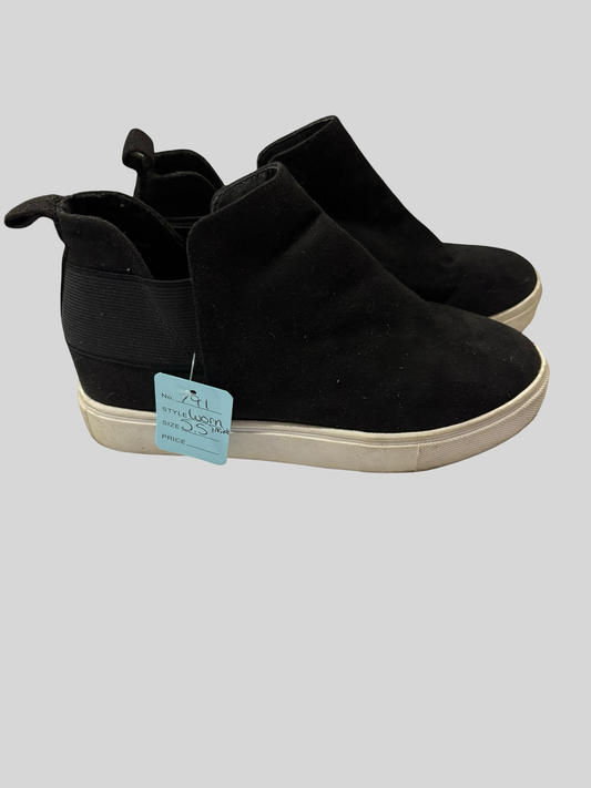 Women’s size 5.5