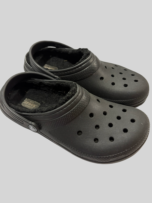 Fuzzy crocs size 5