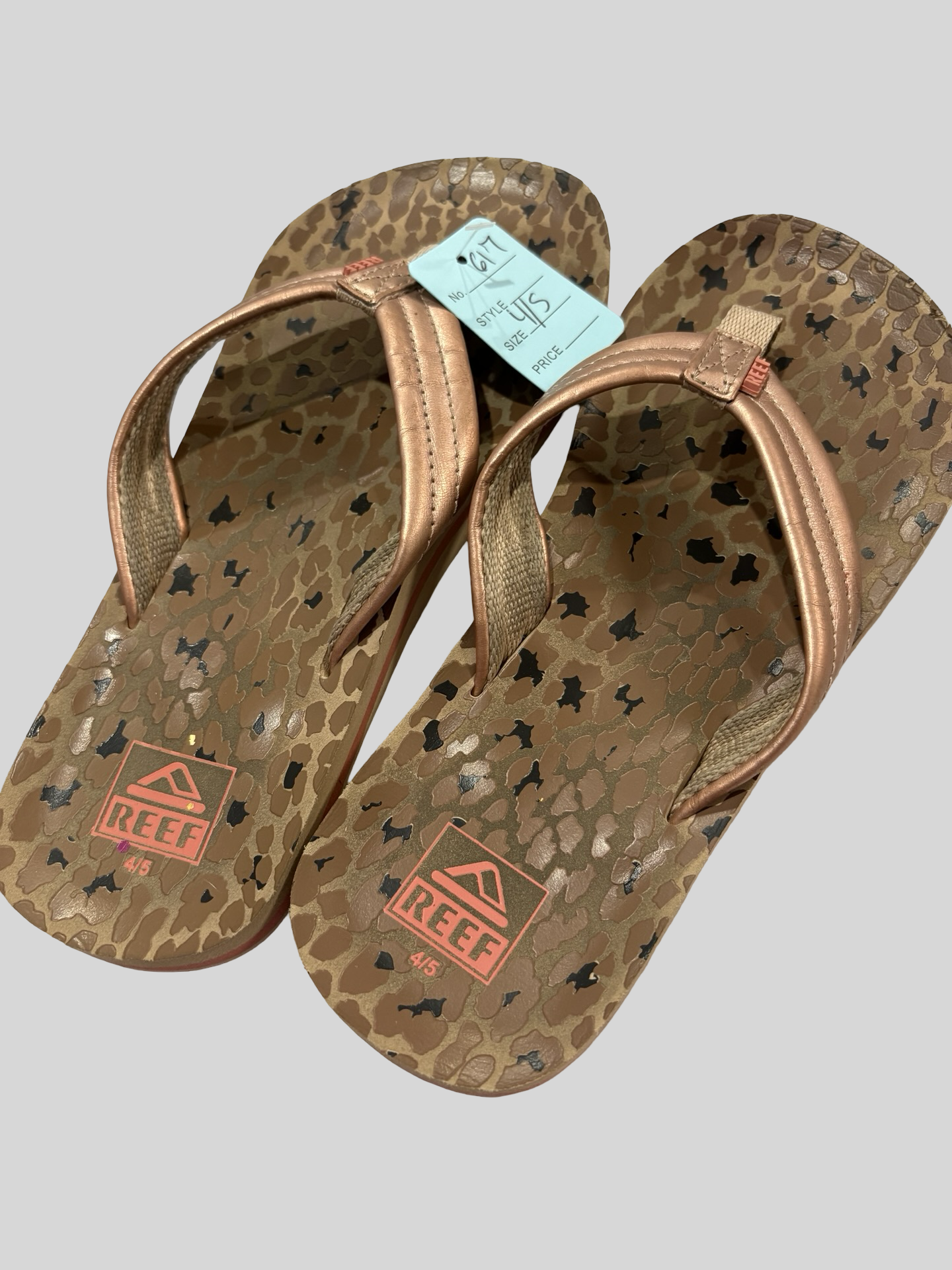 Girls reef flip flops size 4/5