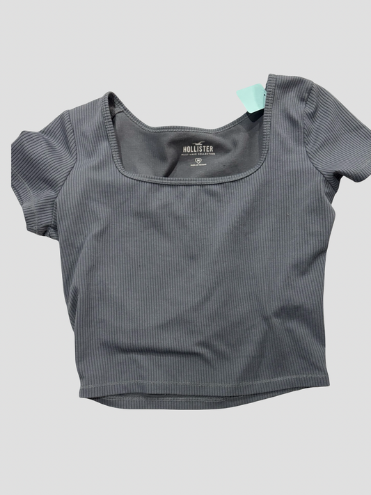 Women’s size medium Hollister cropped