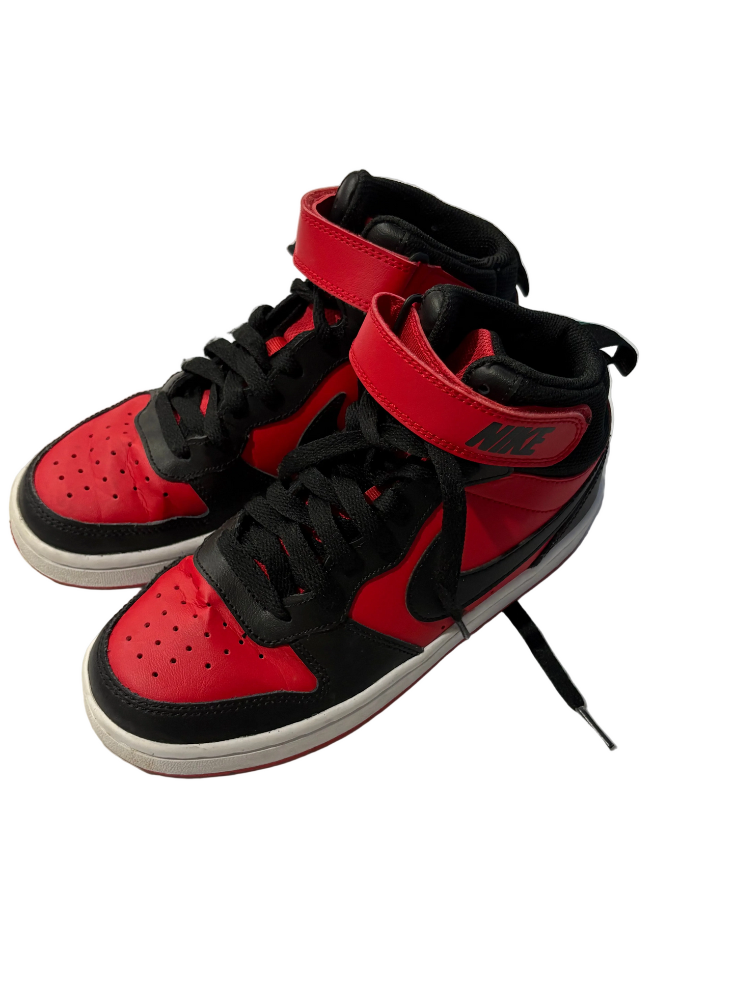 Nike youth ( like new ) 3.5