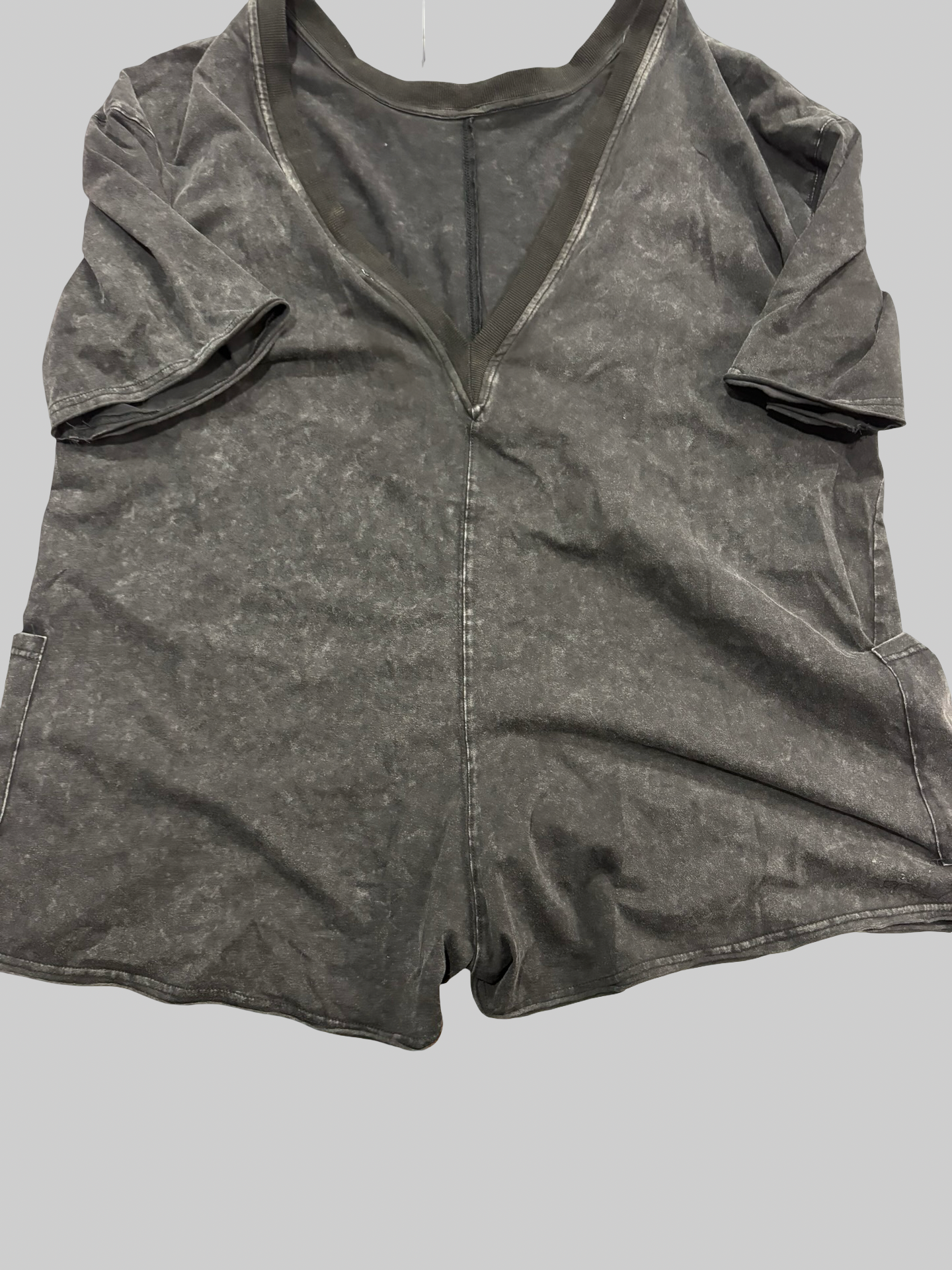 Women’s XL NWT reversible romper , V can be in front of back
