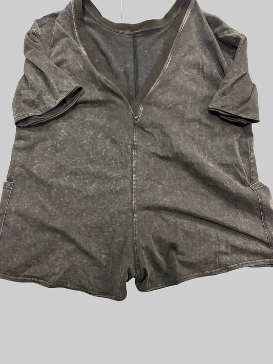 Women’s XL NWT reversible romper , V can be in front of back