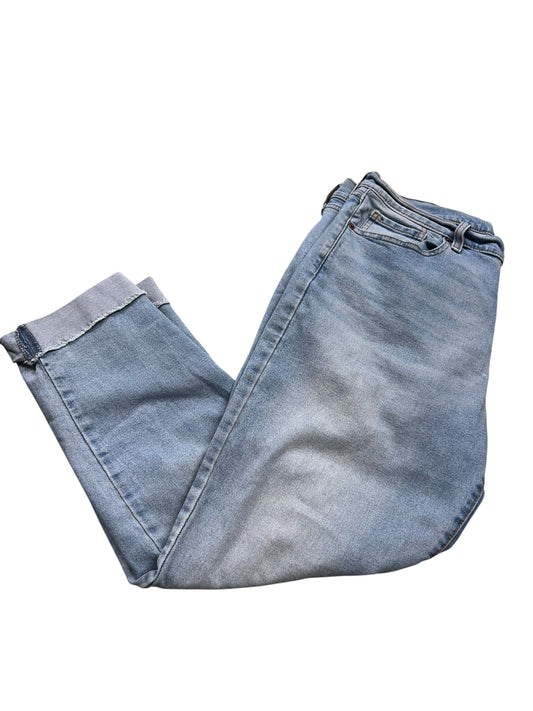 Womens 12/31 Levi Jeans