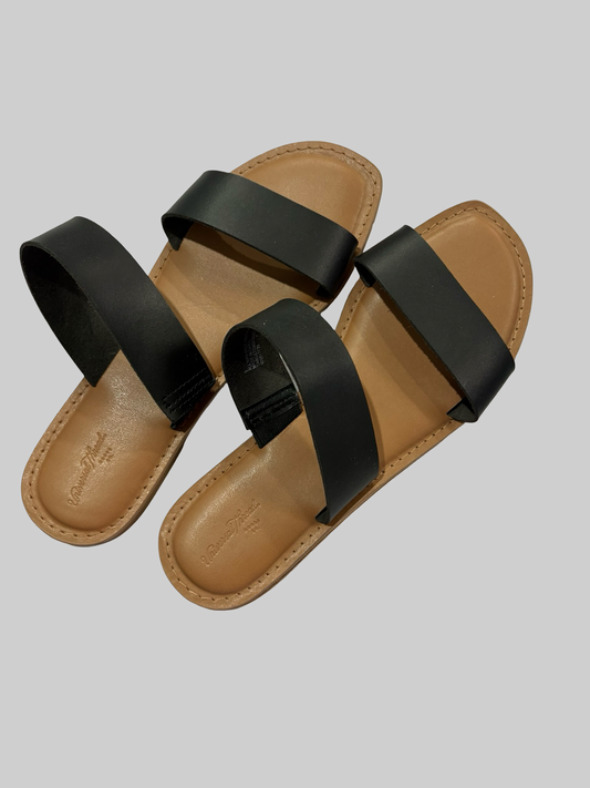 Women’s sandals size 9