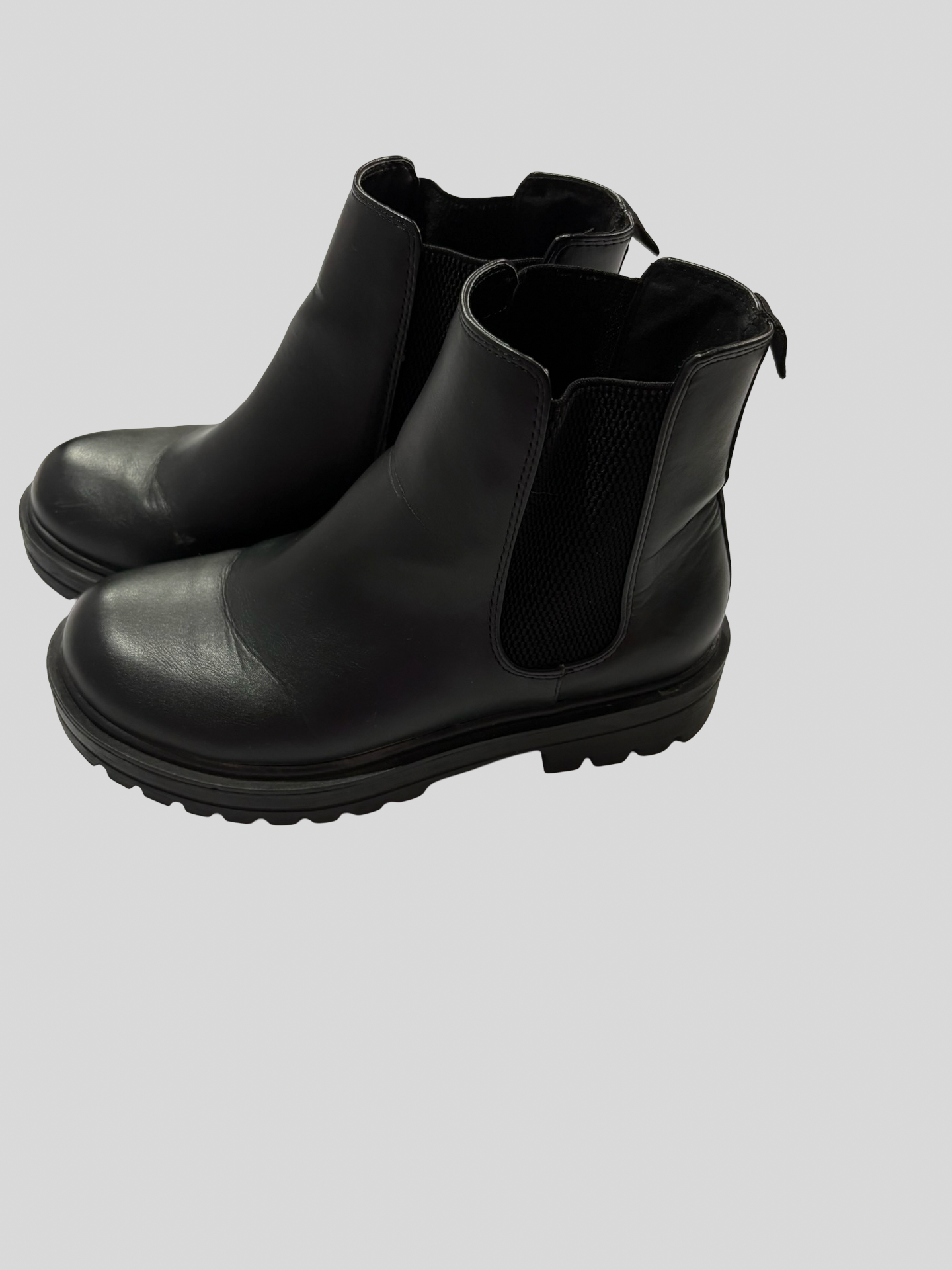 Women’s boots ( new ) size 8