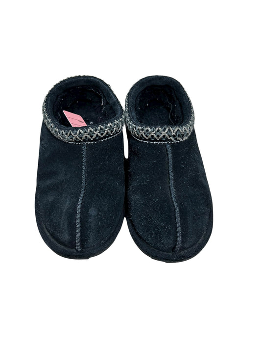 Girls 12(fit 11) uggs- worn condition