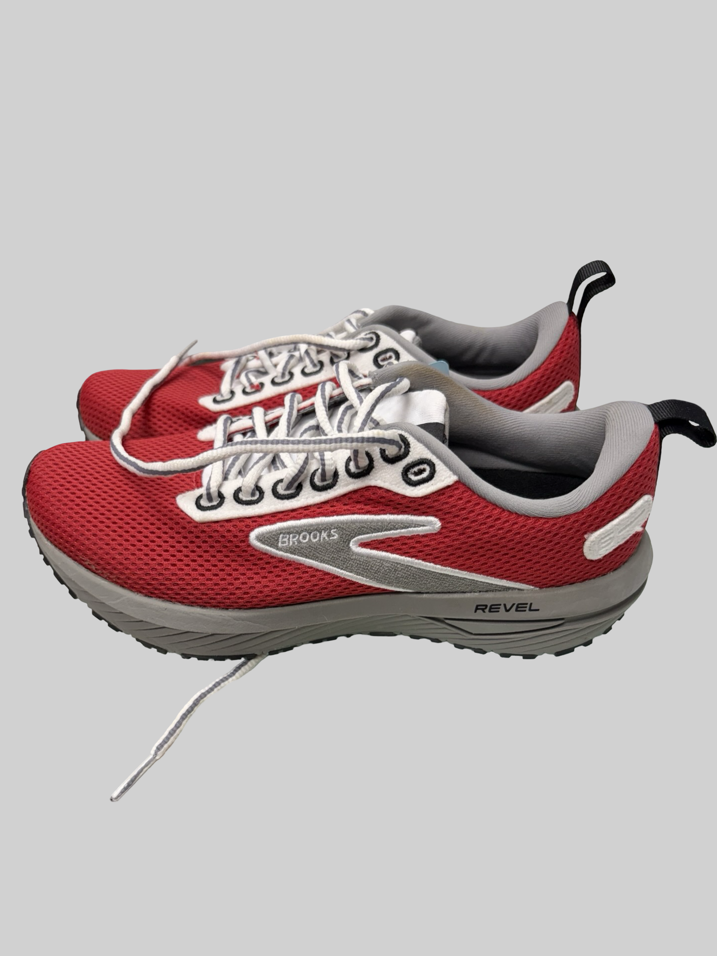 Women’s brooks size 7