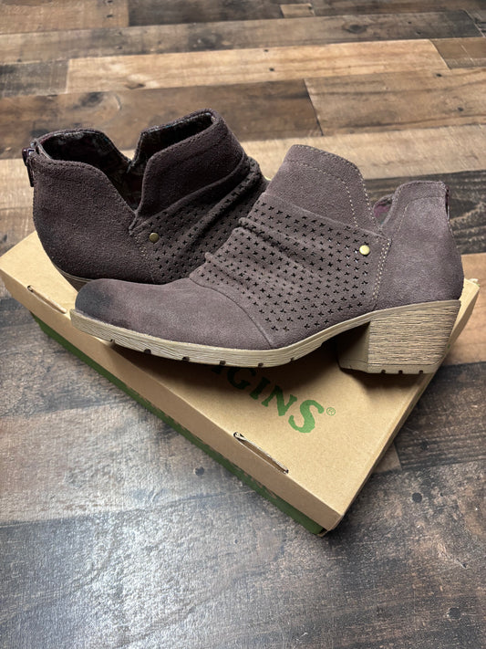 Women’s earth origins boots 9.5