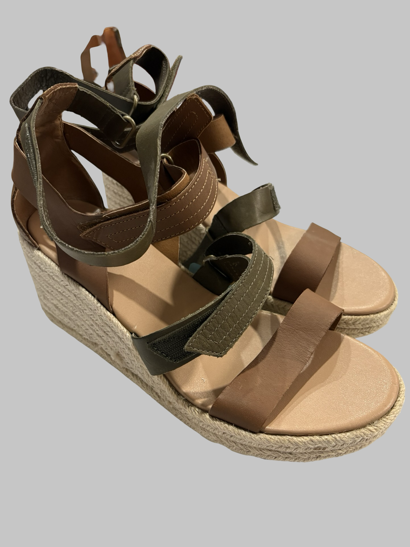 Women’s sorrel sandals size 10