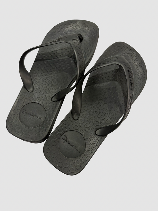 Women’s sandals size 7