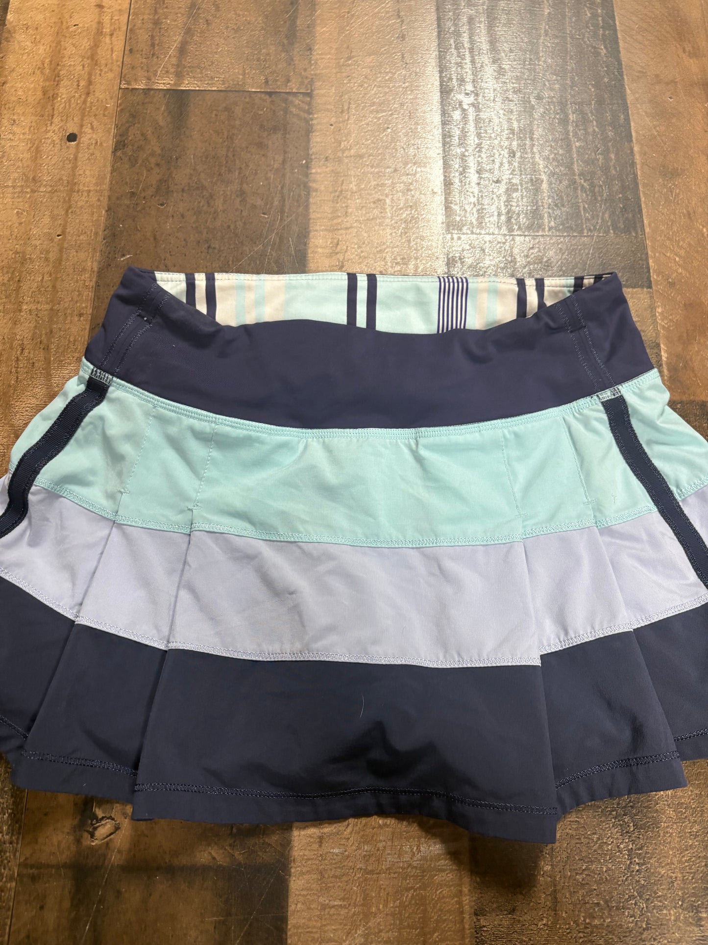 Women’s 4 Lululemon Skirt