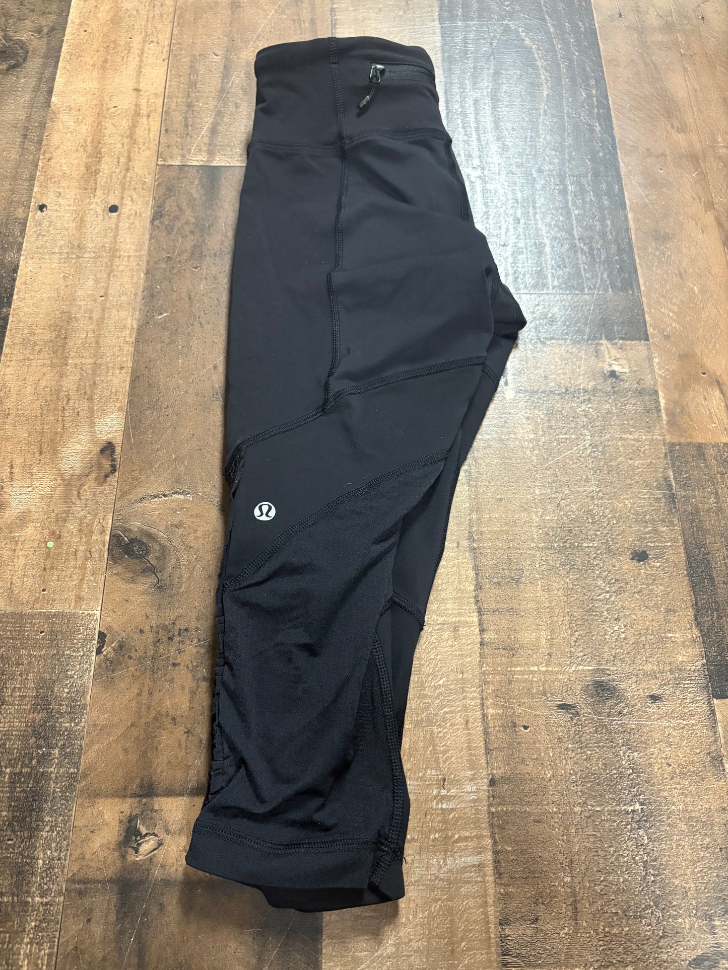 Women’s 4 lululemon capri
