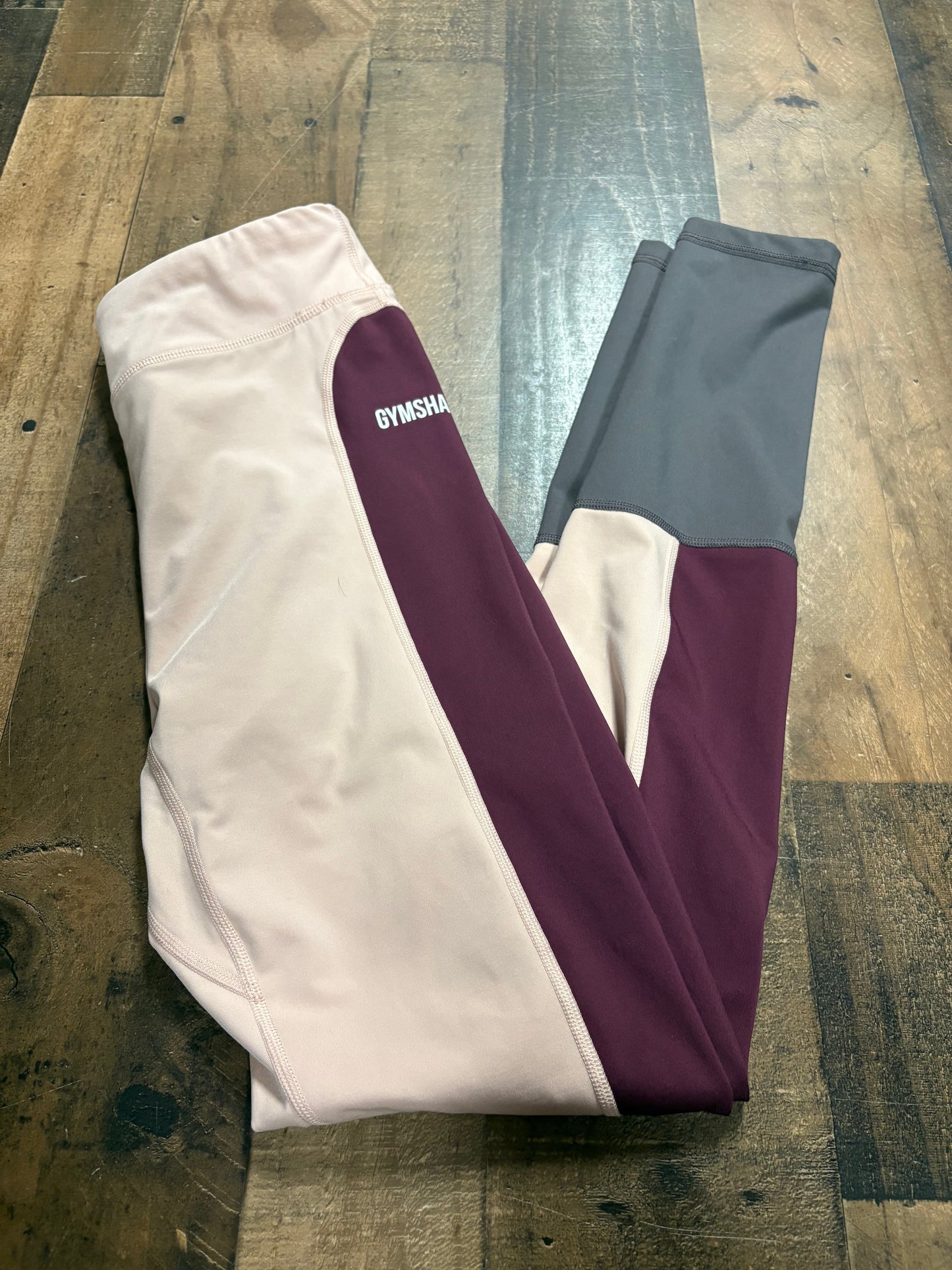 Women’s medium gym shark leggings
