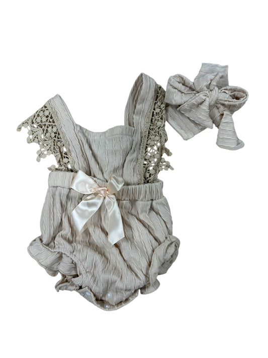 Girls newborn bow and outfit set