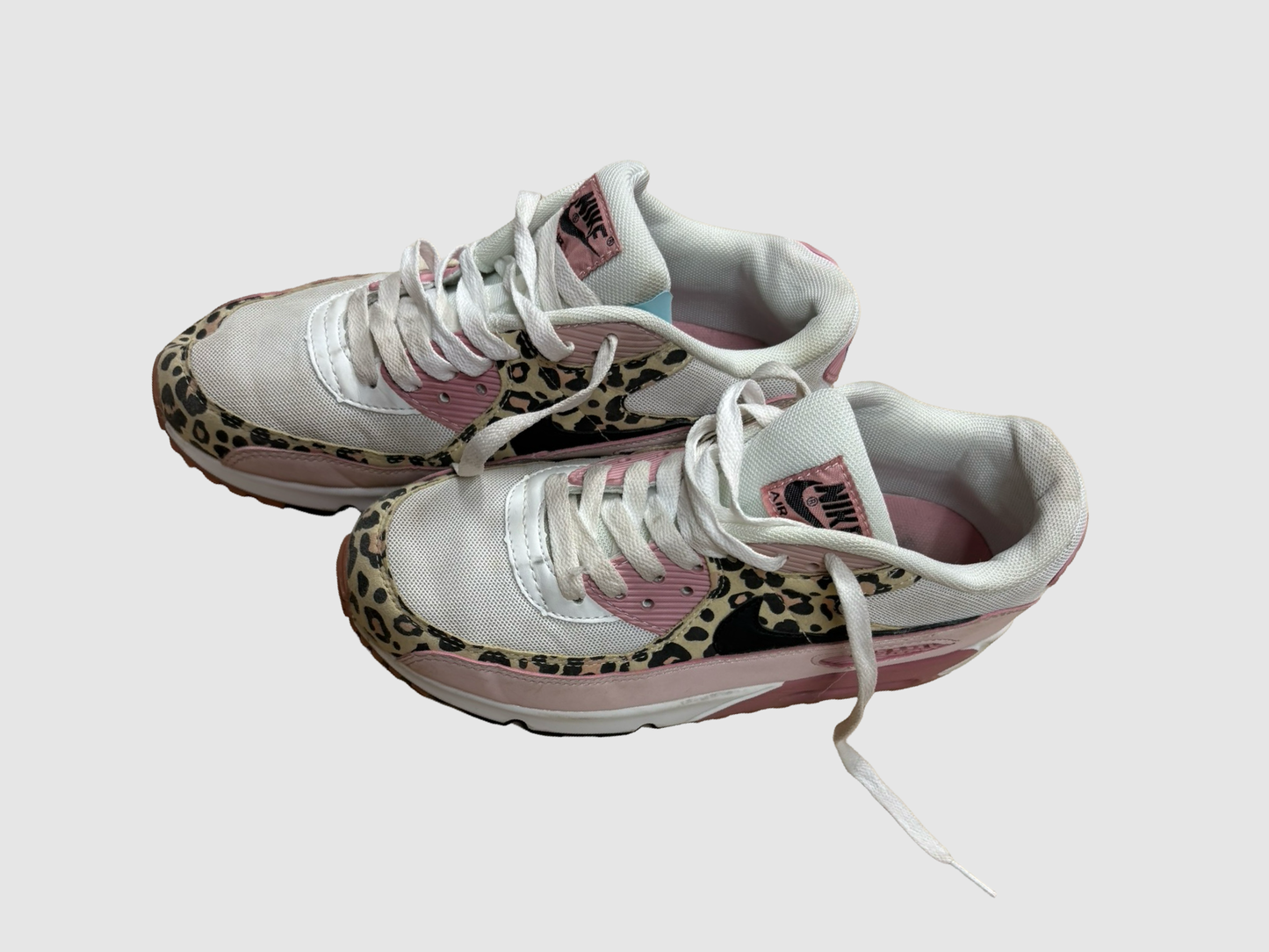 Women’s Nike size 9.5 fit smaller