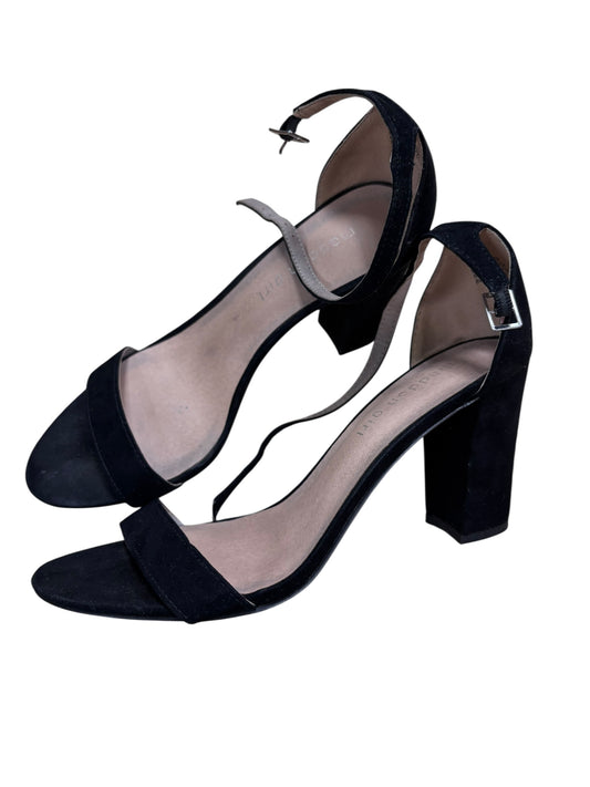 Women’s 8 heels