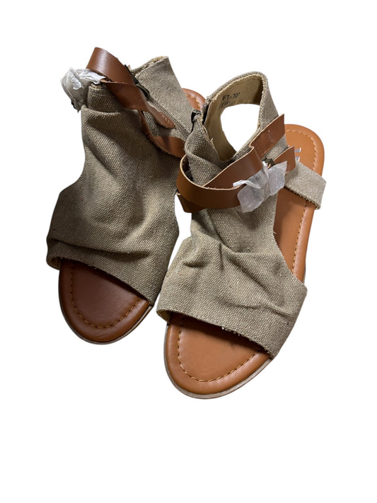 Women’s 9 sandals
